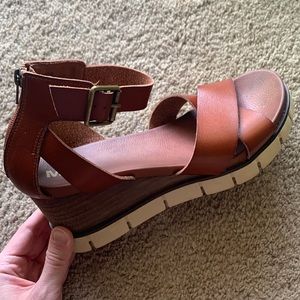 Women wedges/sandals